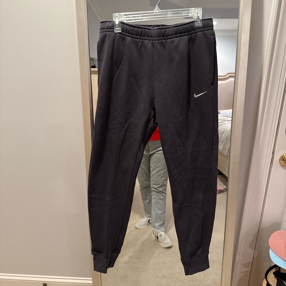 Nike Gray Training Jogger Sweatpants Size Medium NWT Side Pockets
